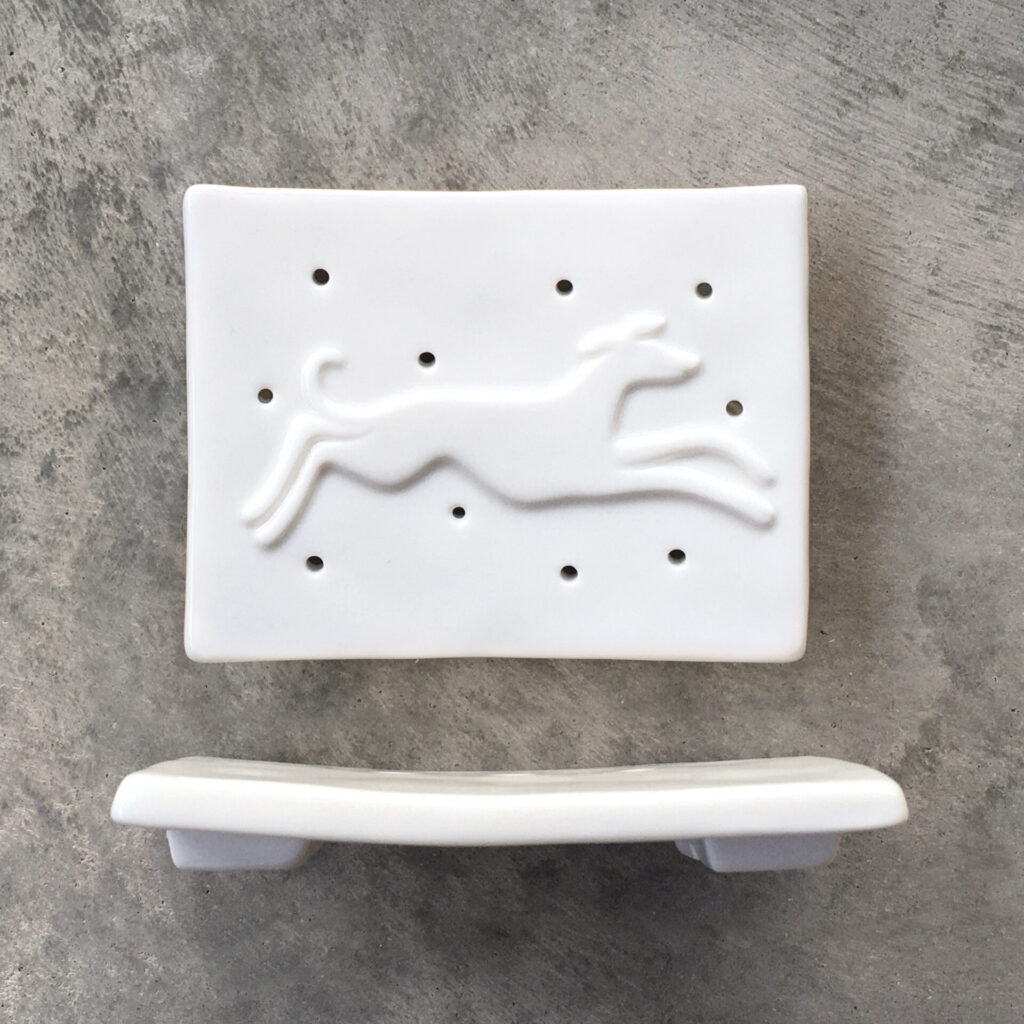 Porcelain Soap Stand Hound from the Cinnamon Trust Charity Webshop | Make a difference with every purchase