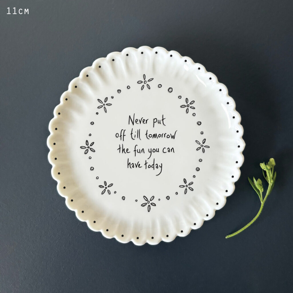 Scalloped Porcelain Coaster from the Cinnamon Trust Charity Webshop | Make a difference with every purchase